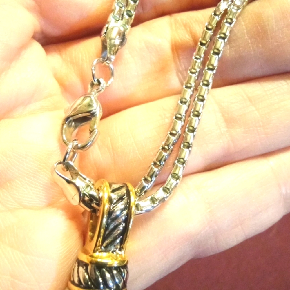 Drop faux pearl necklace - Picture 3 of 3